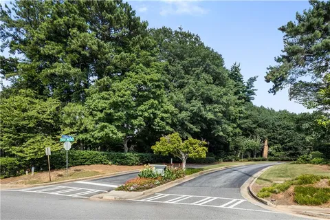 $189,999 | 214 Smokerise Circle Southeast, Marietta, GA 30067