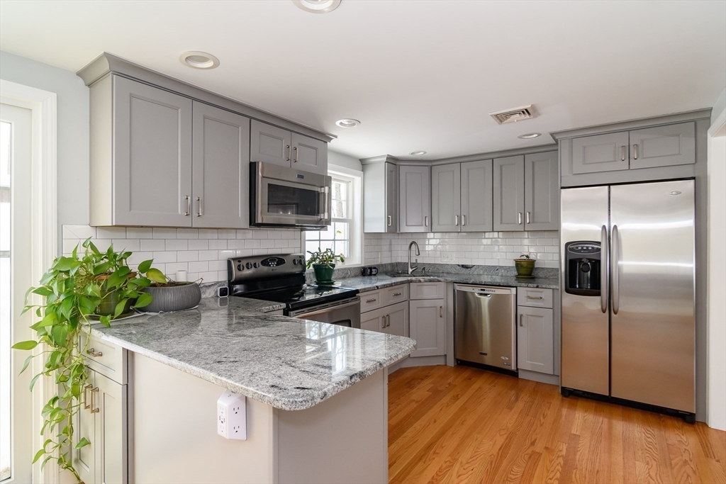 50 Wethersfield Road Natick, MA 01760 - Photo 6 of 31