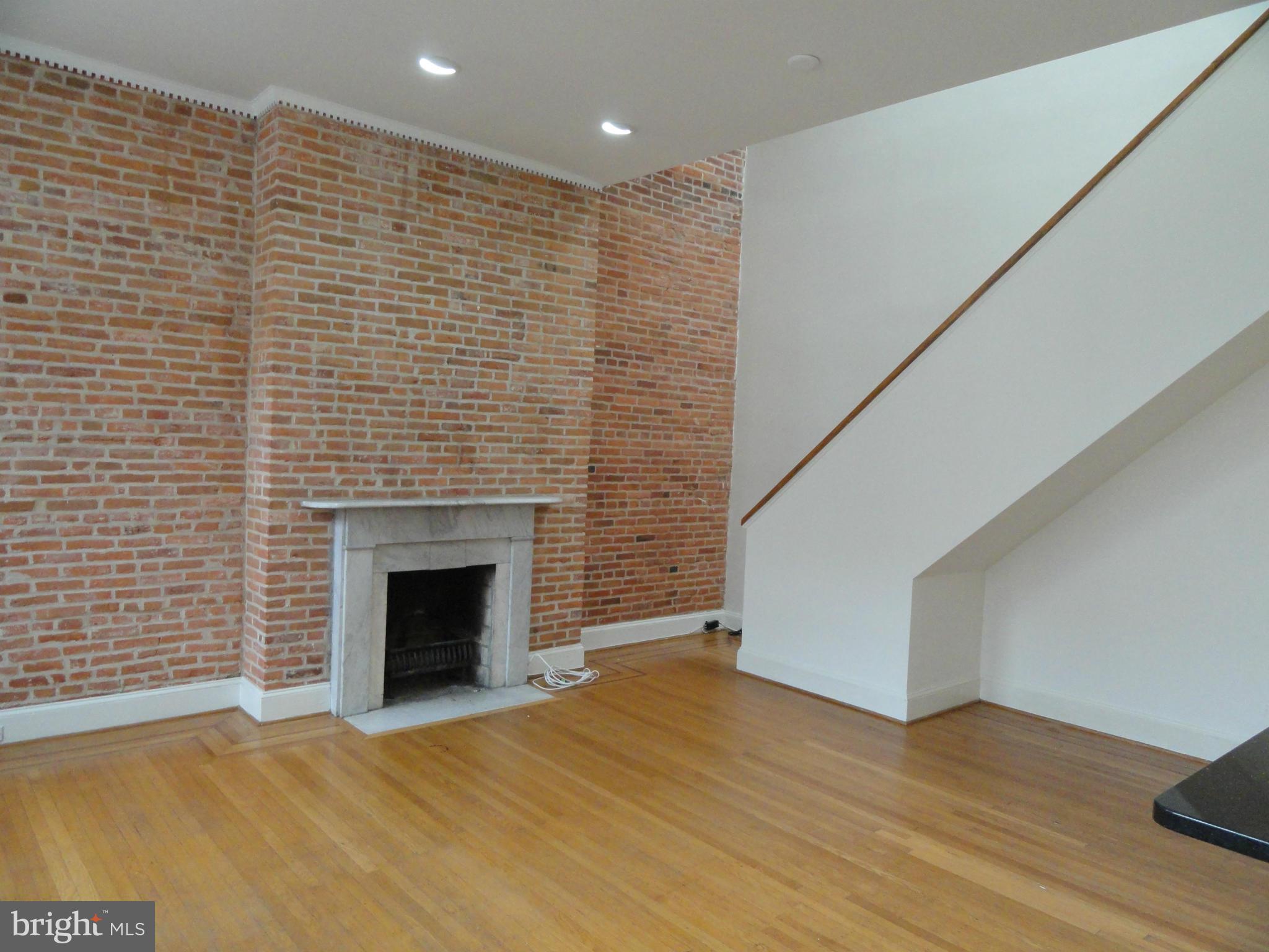 1018 North Charles Street, Unit R4 Baltimore, MD 21201 - Photo 2 of 10 Living Room