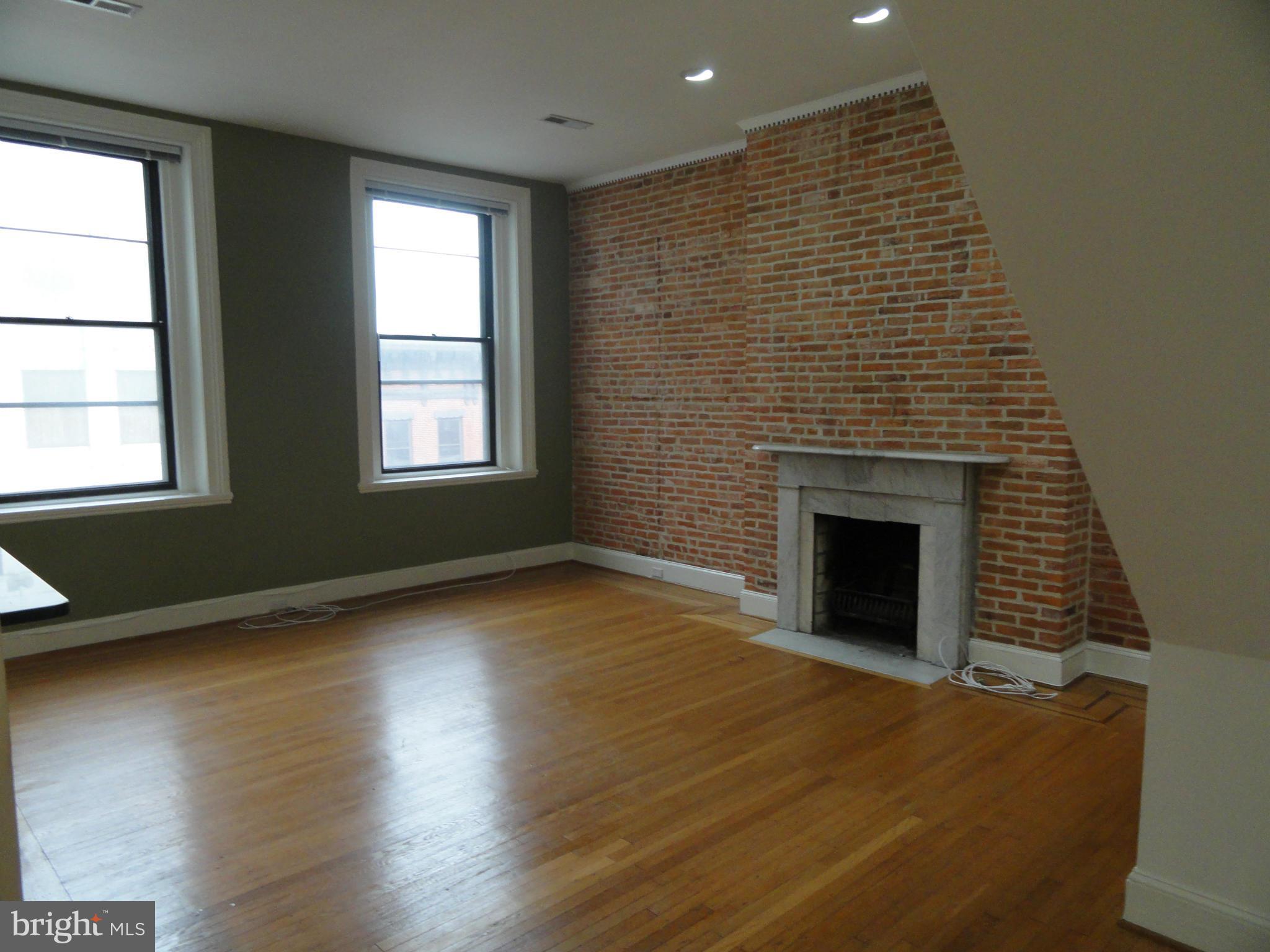 1018 North Charles Street, Unit R4 Baltimore, MD 21201 - Photo 10 of 10 Living Room