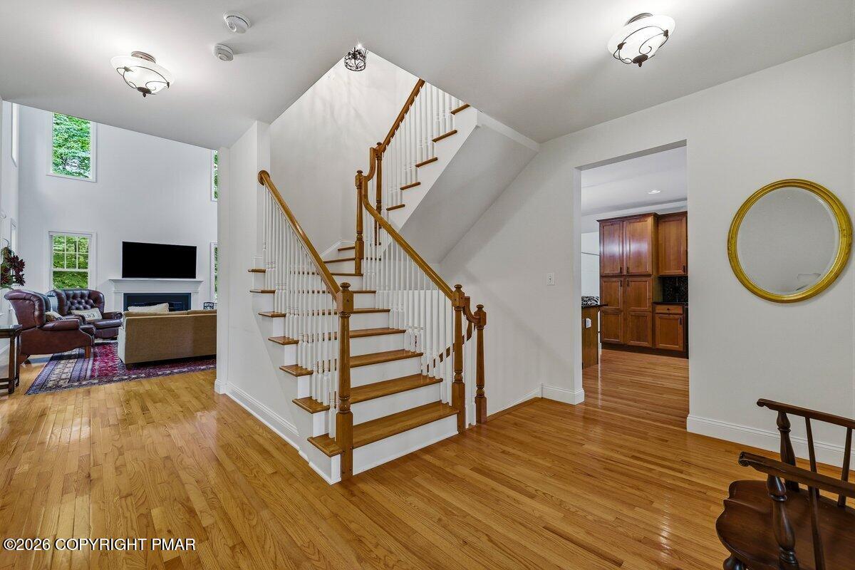 128 Creekside Road Canadensis, PA 18325 - Photo 3 of 68 Foyer