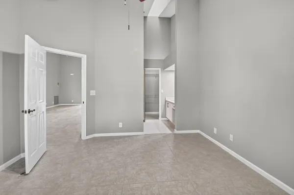 $125,000 | 8041 Aberdeen Drive, Unit 202, Boynton Beach, FL 33472