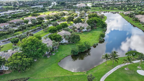 $125,000 | 8041 Aberdeen Drive, Unit 202, Boynton Beach, FL 33472