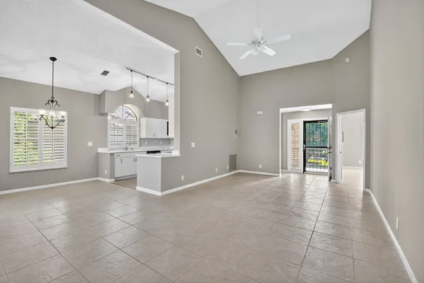 $125,000 | 8041 Aberdeen Drive, Unit 202, Boynton Beach, FL 33472