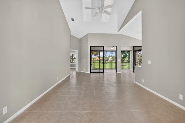 $125,000 | 8041 Aberdeen Drive, Unit 202, Boynton Beach, FL 33472