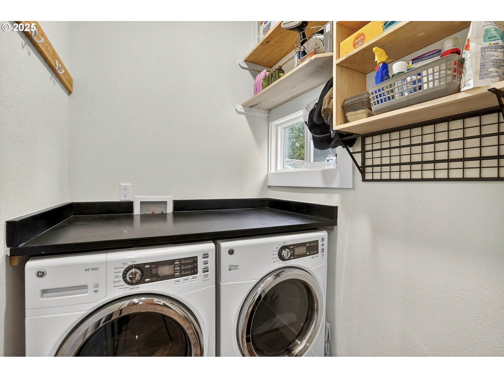 25297 East Welches Road, Unit 45 Welches, OR 97067 - Photo 26 of 39 Laundry