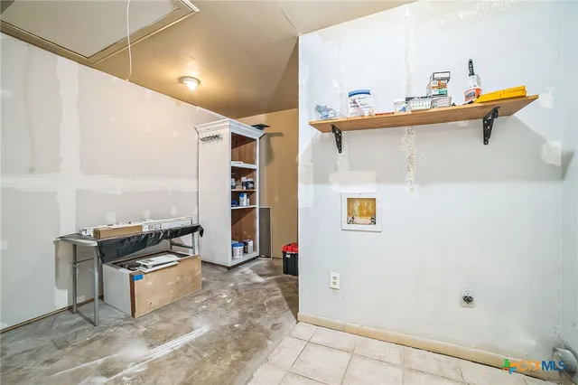 a view of a storage & utility room