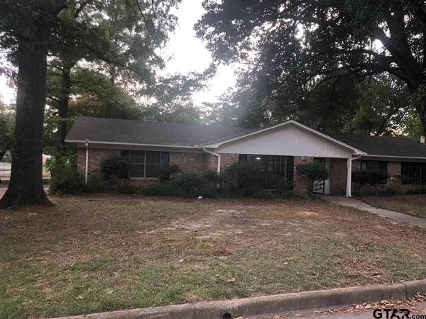 $1,700 | 3001 South Robertson Avenue, Tyler, TX 75701