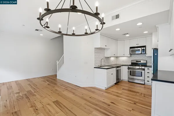 $1,059,000 | 20402 Santa Ana Avenue, Unit 4, Newport Beach, CA 92660