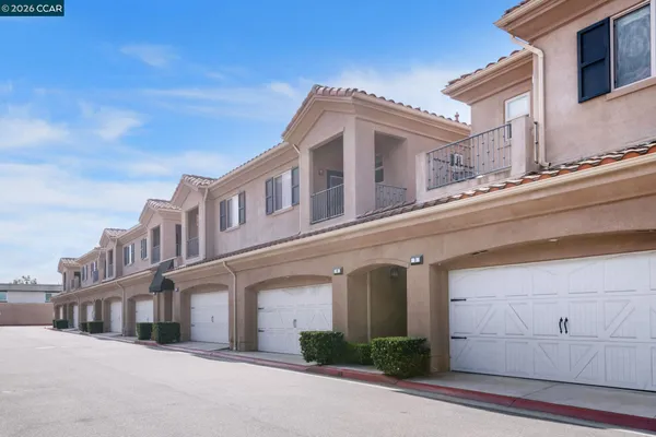 $1,059,000 | 20402 Santa Ana Avenue, Unit 4, Newport Beach, CA 92660