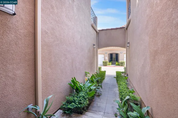 $1,059,000 | 20402 Santa Ana Avenue, Unit 4, Newport Beach, CA 92660