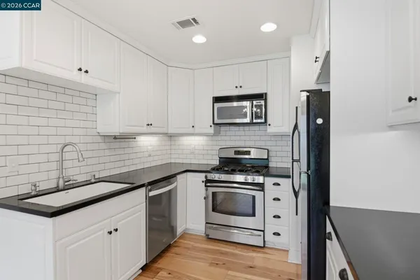 $1,059,000 | 20402 Santa Ana Avenue, Unit 4, Newport Beach, CA 92660