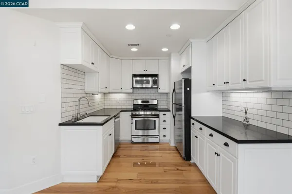 $1,059,000 | 20402 Santa Ana Avenue, Unit 4, Newport Beach, CA 92660
