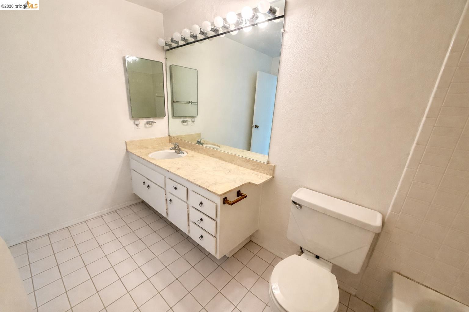 1175 Kenwal Road, Unit B Concord, CA 94521 - Photo 18 of 27