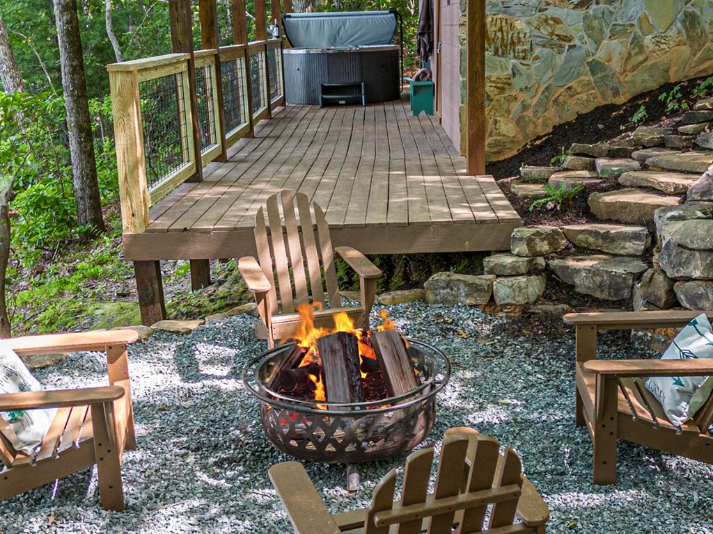 160 Arrowhead Pass Blue Ridge, GA 30513 - Photo 5 of 38