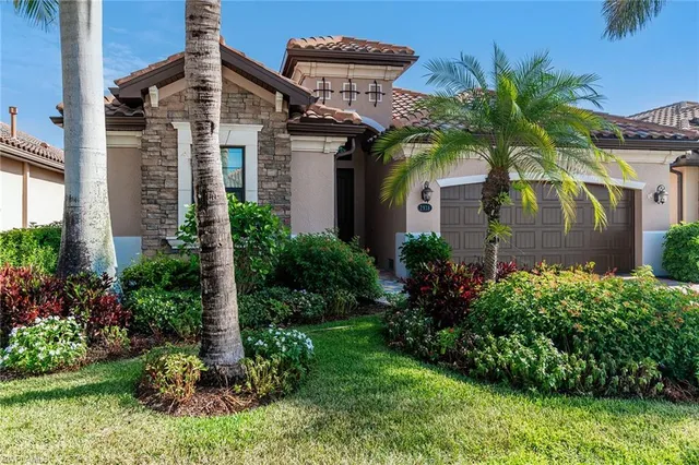 $925,000 | 2938 Aviamar Circle, Naples, FL 34114