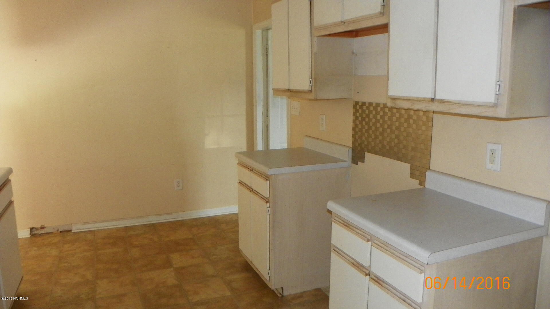 142 Charlton Road Hubert, NC 28539 - Photo 6 of 11 100_0248