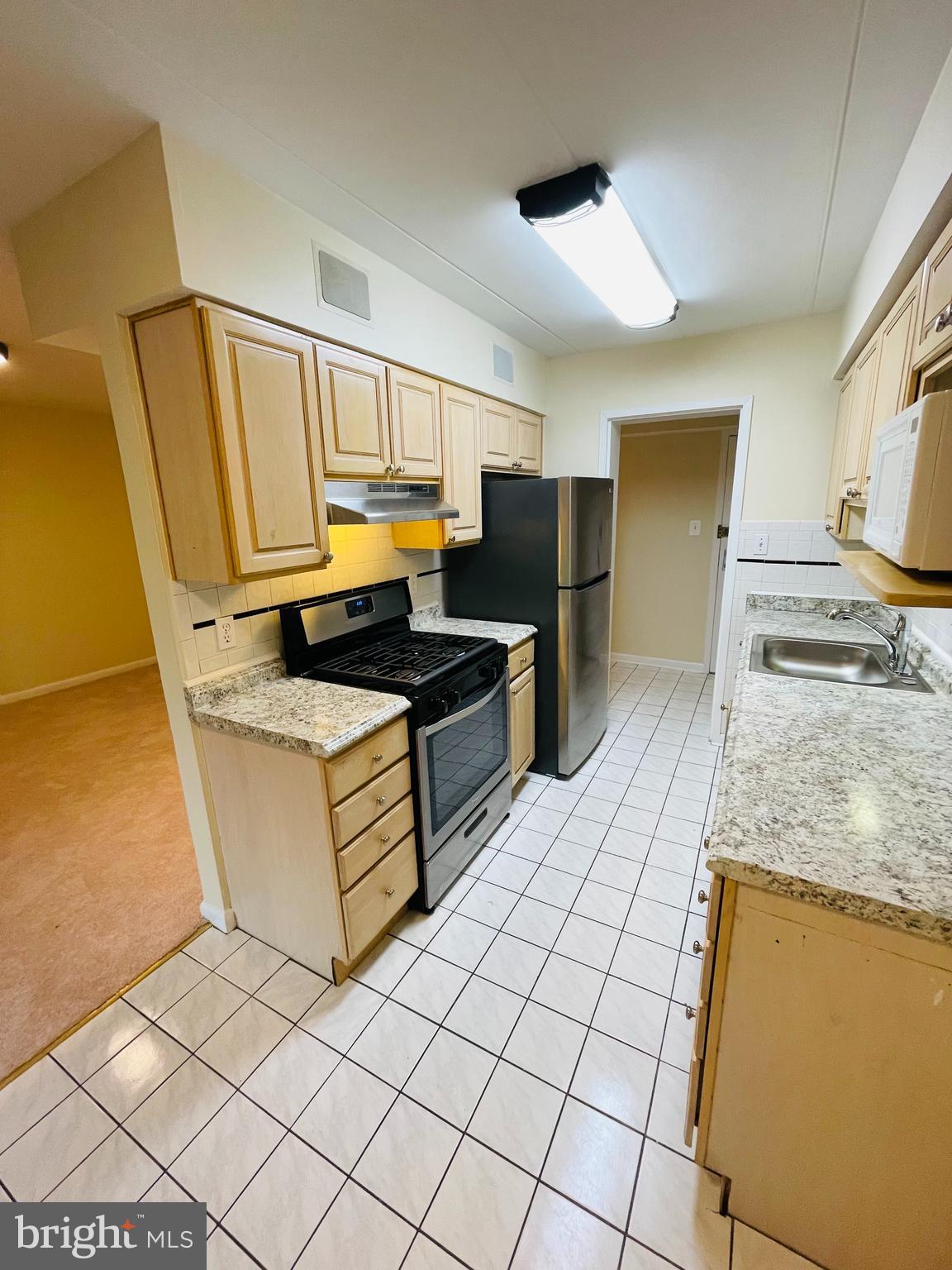 2301 Freetown Court, Unit 2B Reston, VA 20191 - Photo 5 of 18 Kitchen