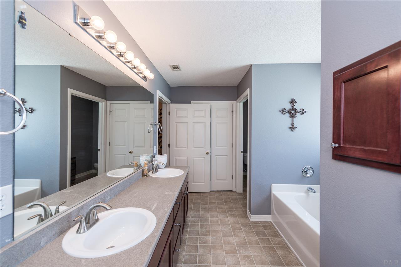 7065 Woodside Road Pensacola, FL 32526 - Photo 12 of 32 Gallery Image 12