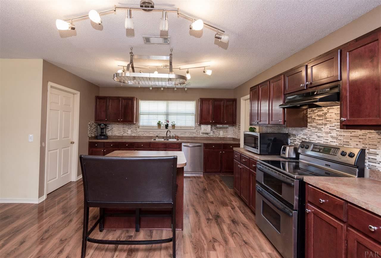 7065 Woodside Road Pensacola, FL 32526 - Photo 5 of 32 Gallery Image 5
