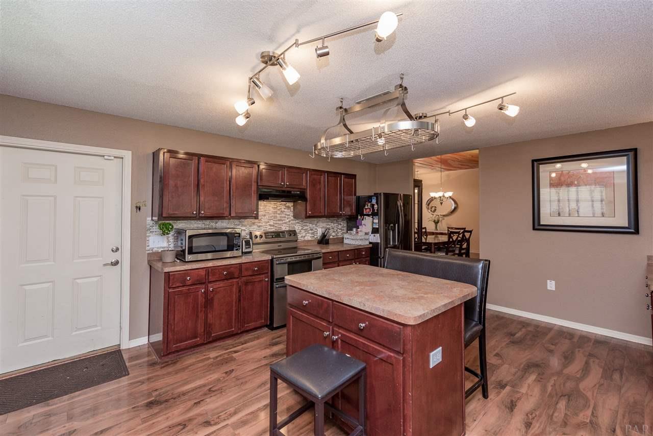 7065 Woodside Road Pensacola, FL 32526 - Photo 6 of 32 Gallery Image 6