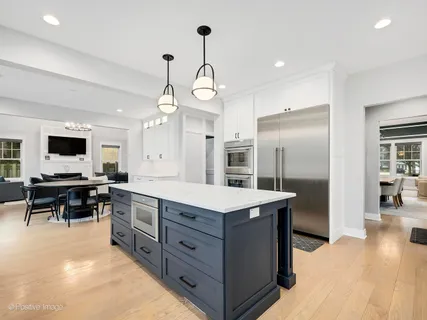 $1,750,000 | 911 Echo Lane, Glenview, IL 60025