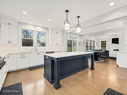 $1,750,000 | 911 Echo Lane, Glenview, IL 60025