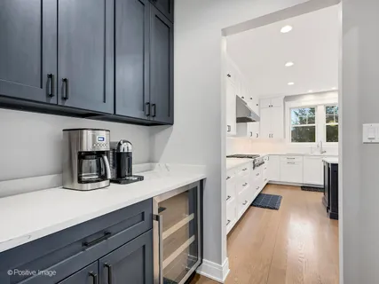 $1,750,000 | 911 Echo Lane, Glenview, IL 60025