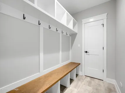 $1,750,000 | 911 Echo Lane, Glenview, IL 60025