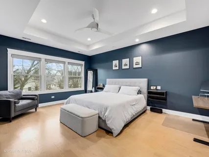 $1,750,000 | 911 Echo Lane, Glenview, IL 60025