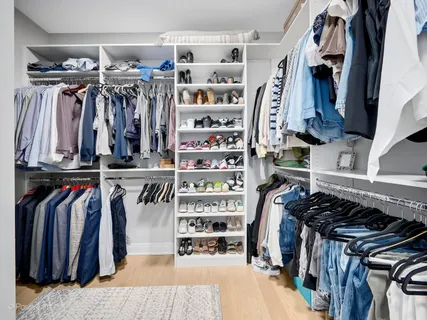 $1,750,000 | 911 Echo Lane, Glenview, IL 60025