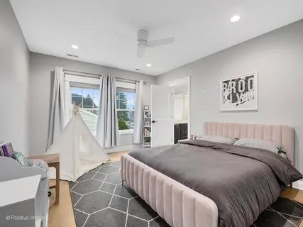 $1,750,000 | 911 Echo Lane, Glenview, IL 60025