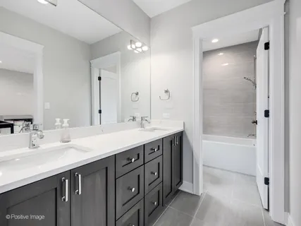 $1,750,000 | 911 Echo Lane, Glenview, IL 60025