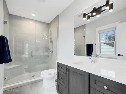 $1,750,000 | 911 Echo Lane, Glenview, IL 60025