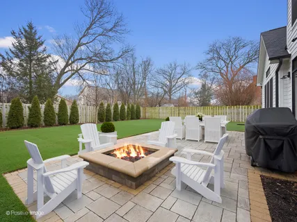 $1,750,000 | 911 Echo Lane, Glenview, IL 60025