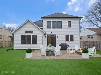 $1,750,000 | 911 Echo Lane, Glenview, IL 60025