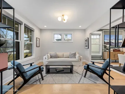 $1,750,000 | 911 Echo Lane, Glenview, IL 60025