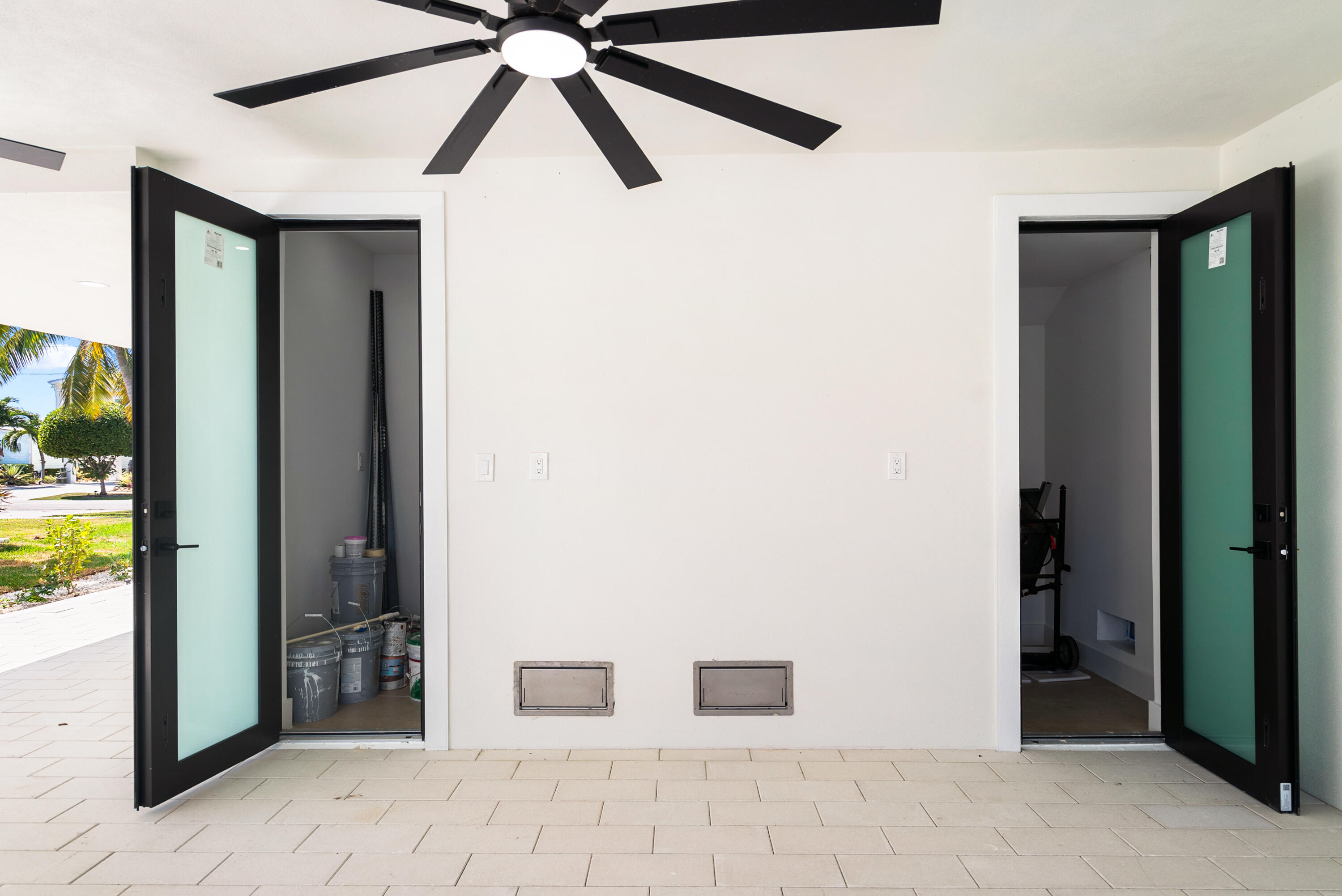 27 Ocean Drive Key Largo, FL 33037 - Photo 38 of 61 a view of an entryway