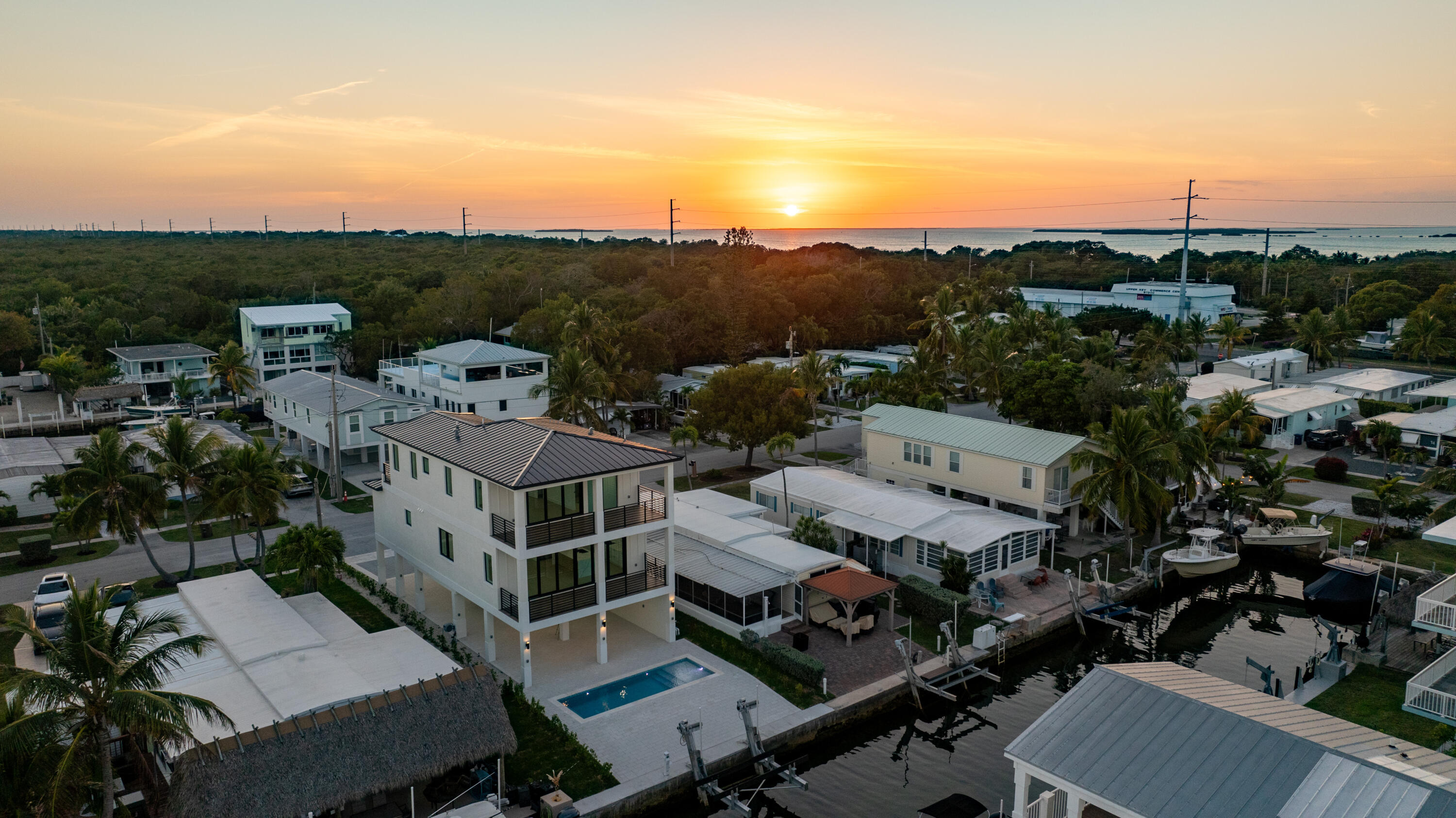 27 Ocean Drive Key Largo, FL 33037 - Photo 48 of 61 an aerial view of multiple house