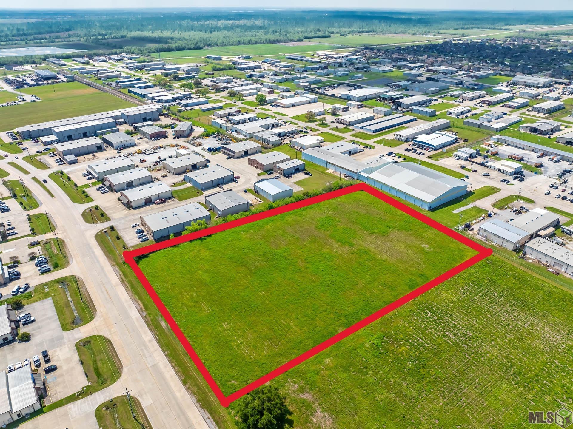 526 South Hollywood Road Houma, LA 70360 - Photo 2 of 4