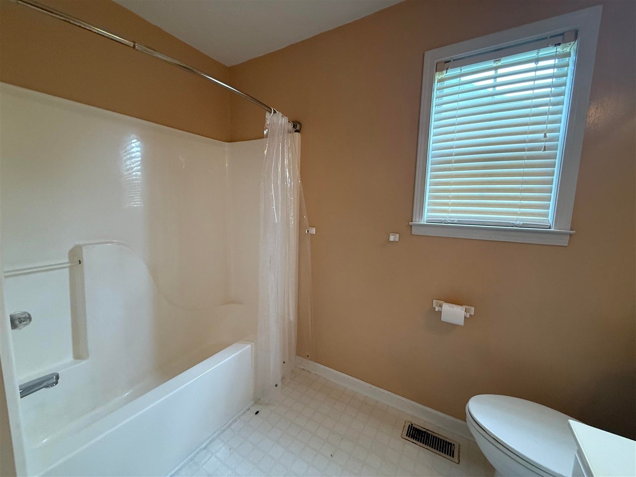 1304 Miller Pond Road Franklin, KY 42134 - Photo 15 of 19 Gallery Image 15