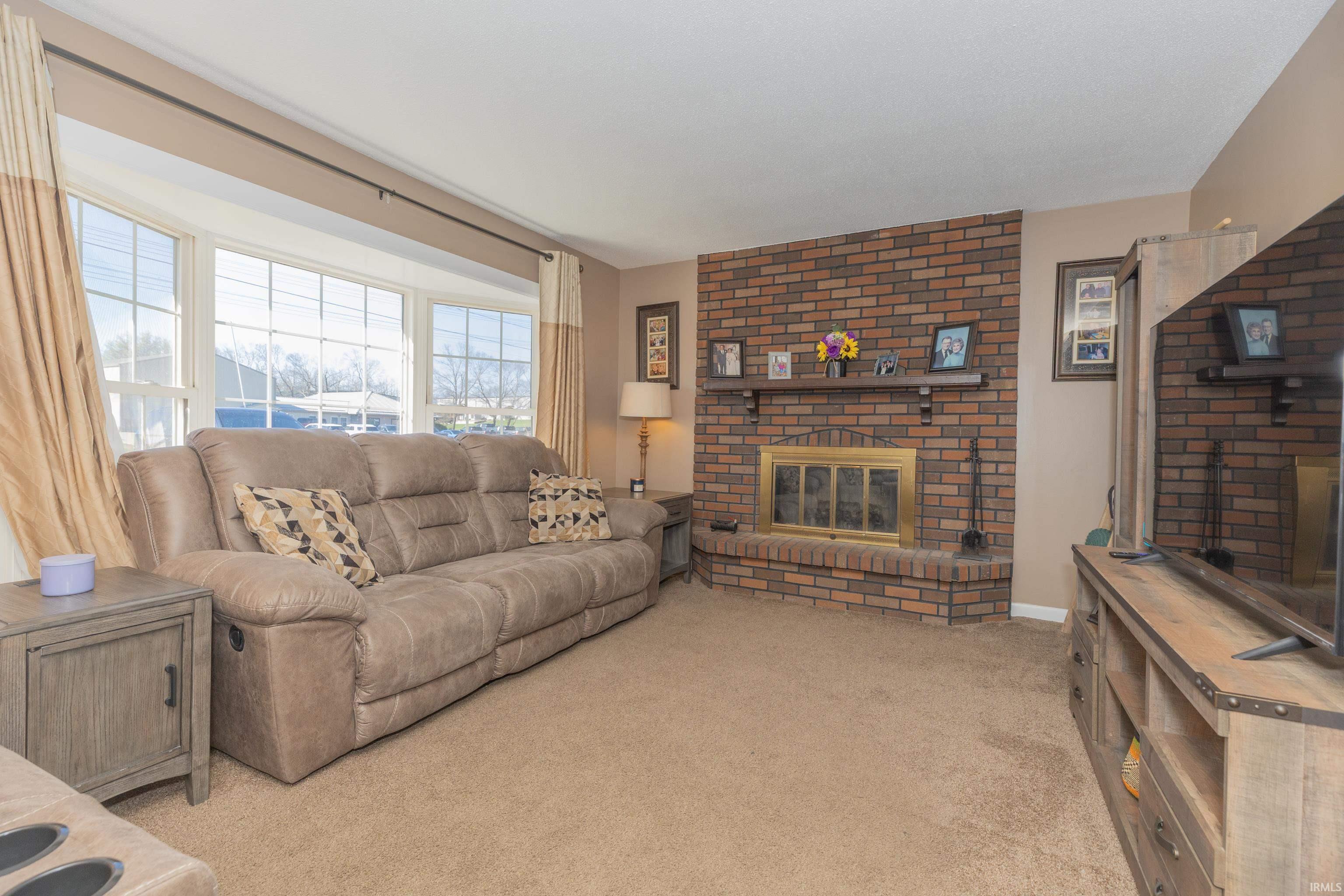 2413 West Mill Road Evansville, IN 47720 - Photo 2 of 30