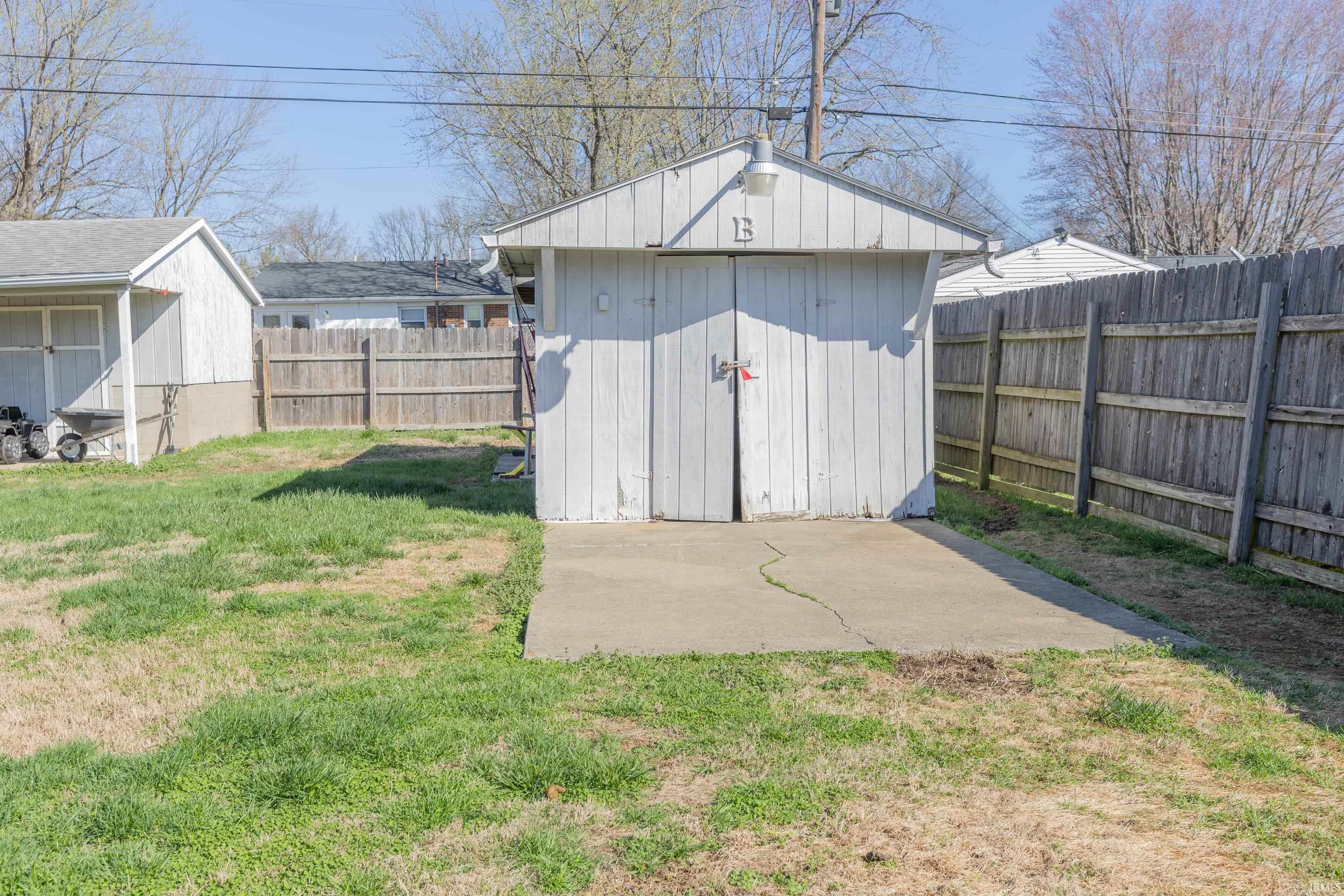 2413 West Mill Road Evansville, IN 47720 - Photo 25 of 30