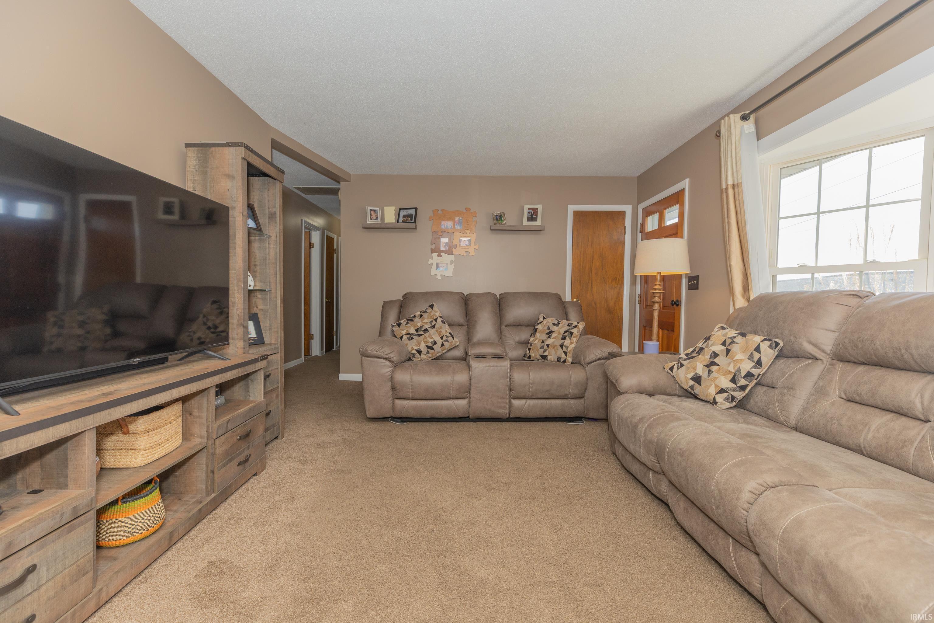 2413 West Mill Road Evansville, IN 47720 - Photo 3 of 30