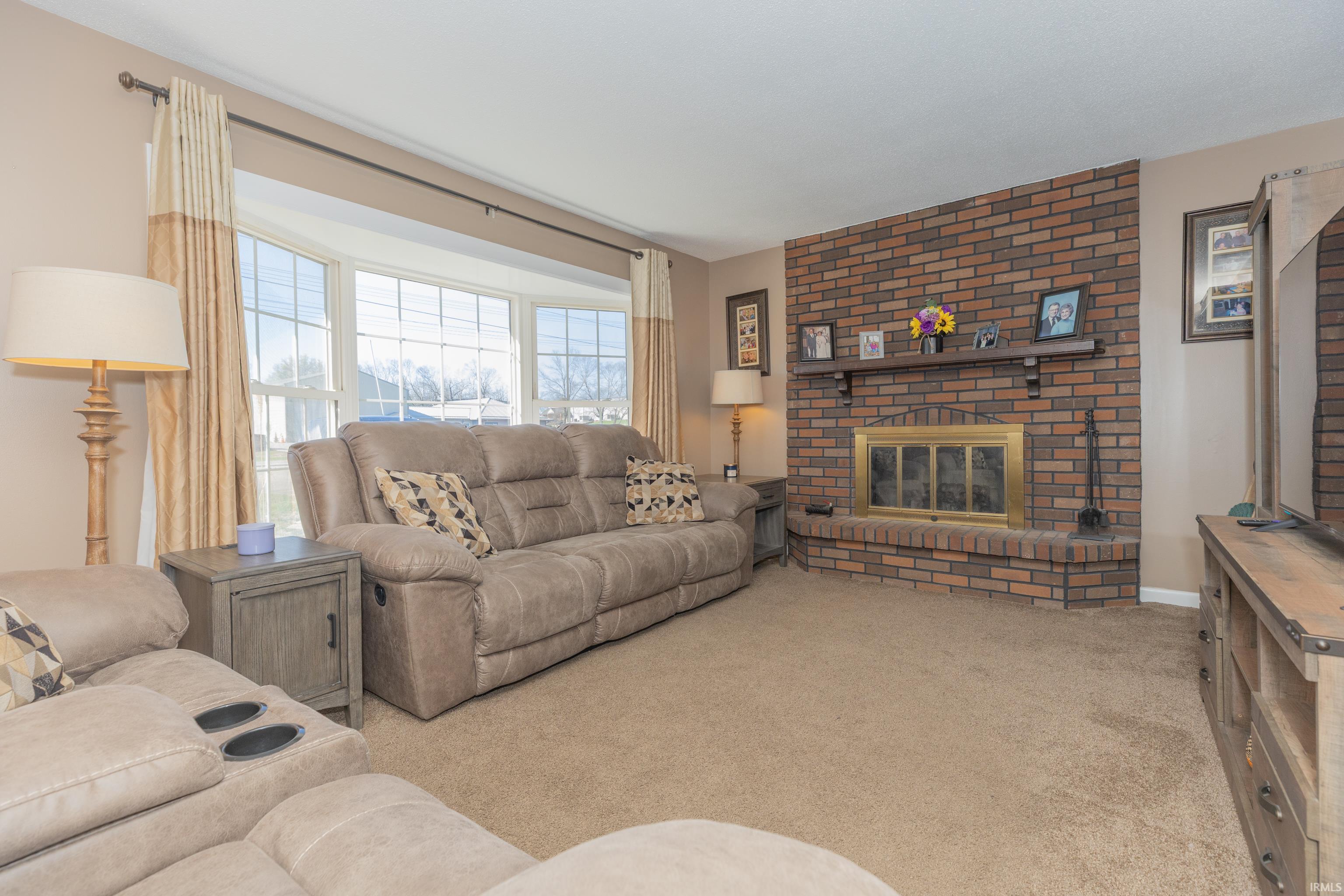 2413 West Mill Road Evansville, IN 47720 - Photo 4 of 30