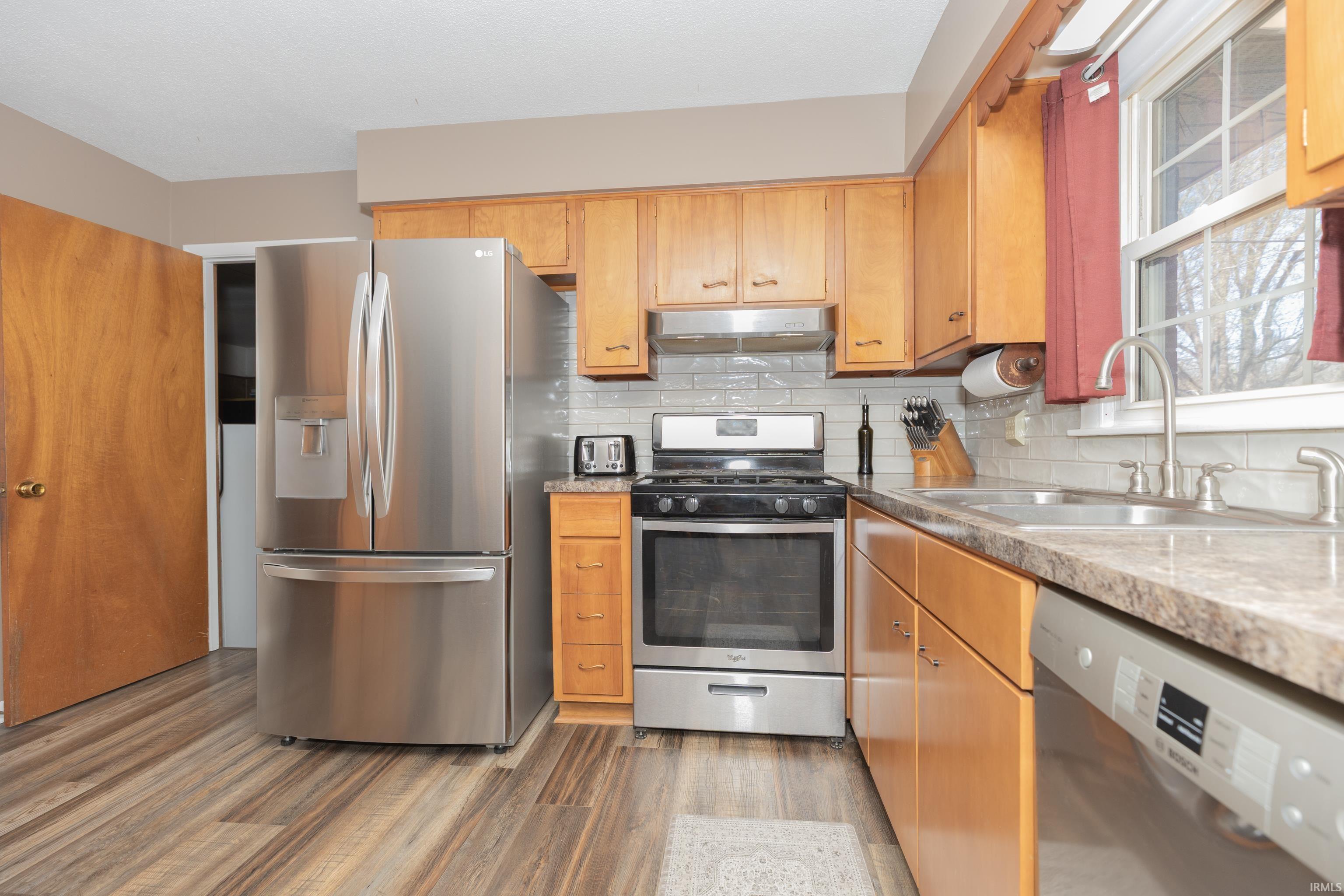 2413 West Mill Road Evansville, IN 47720 - Photo 8 of 30