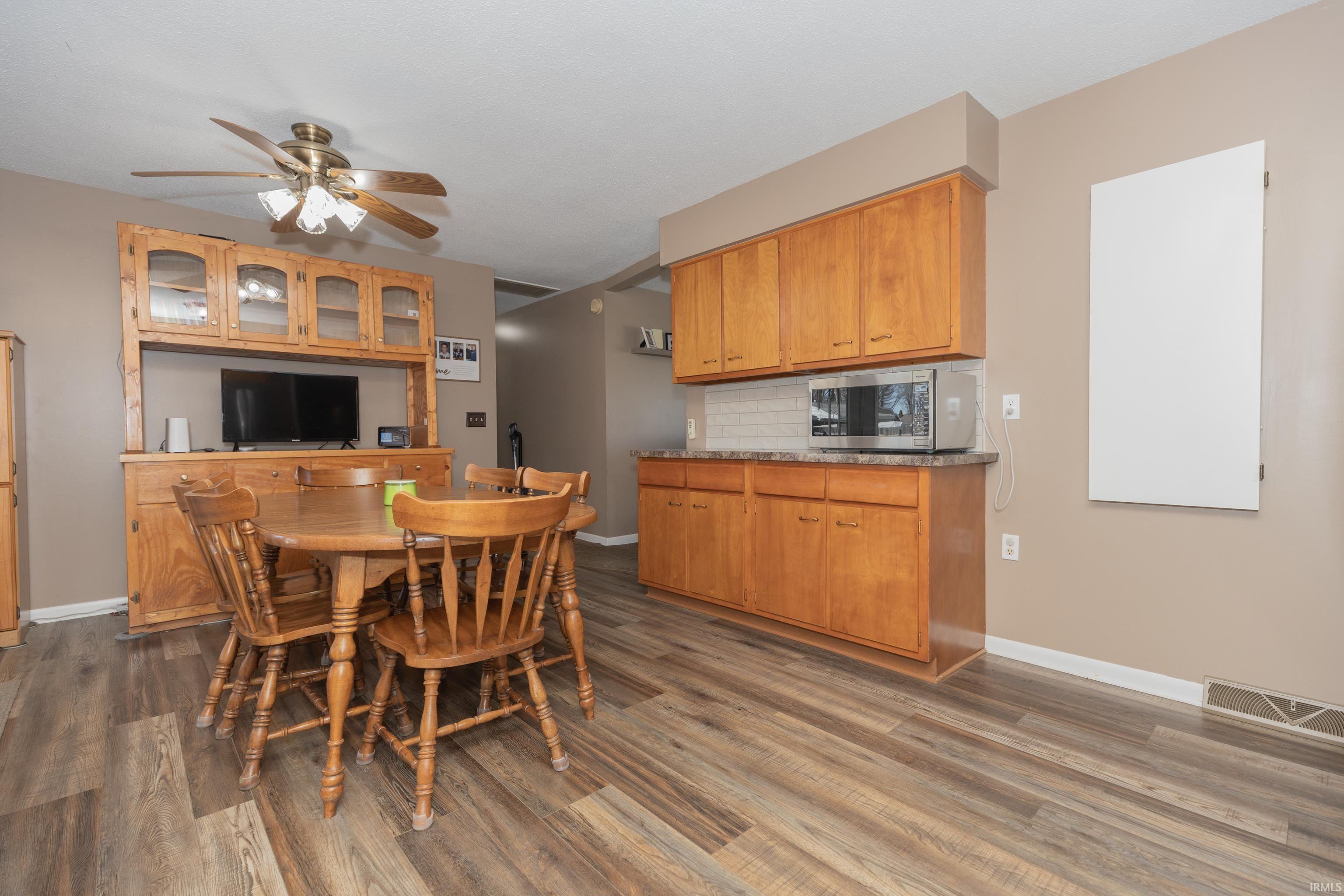 2413 West Mill Road Evansville, IN 47720 - Photo 9 of 30