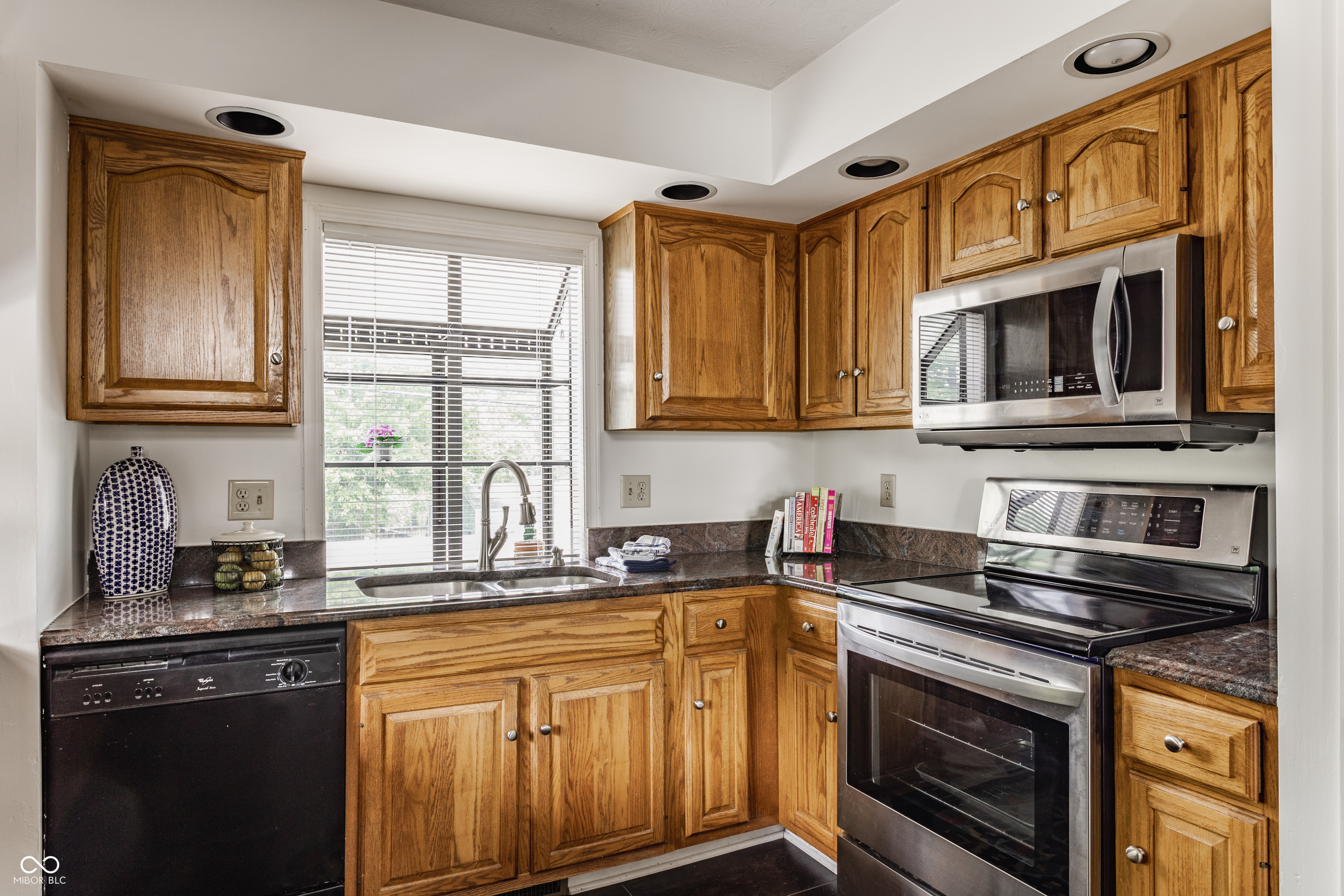 7685 River Road Indianapolis, IN 46240 - Photo 13 of 28