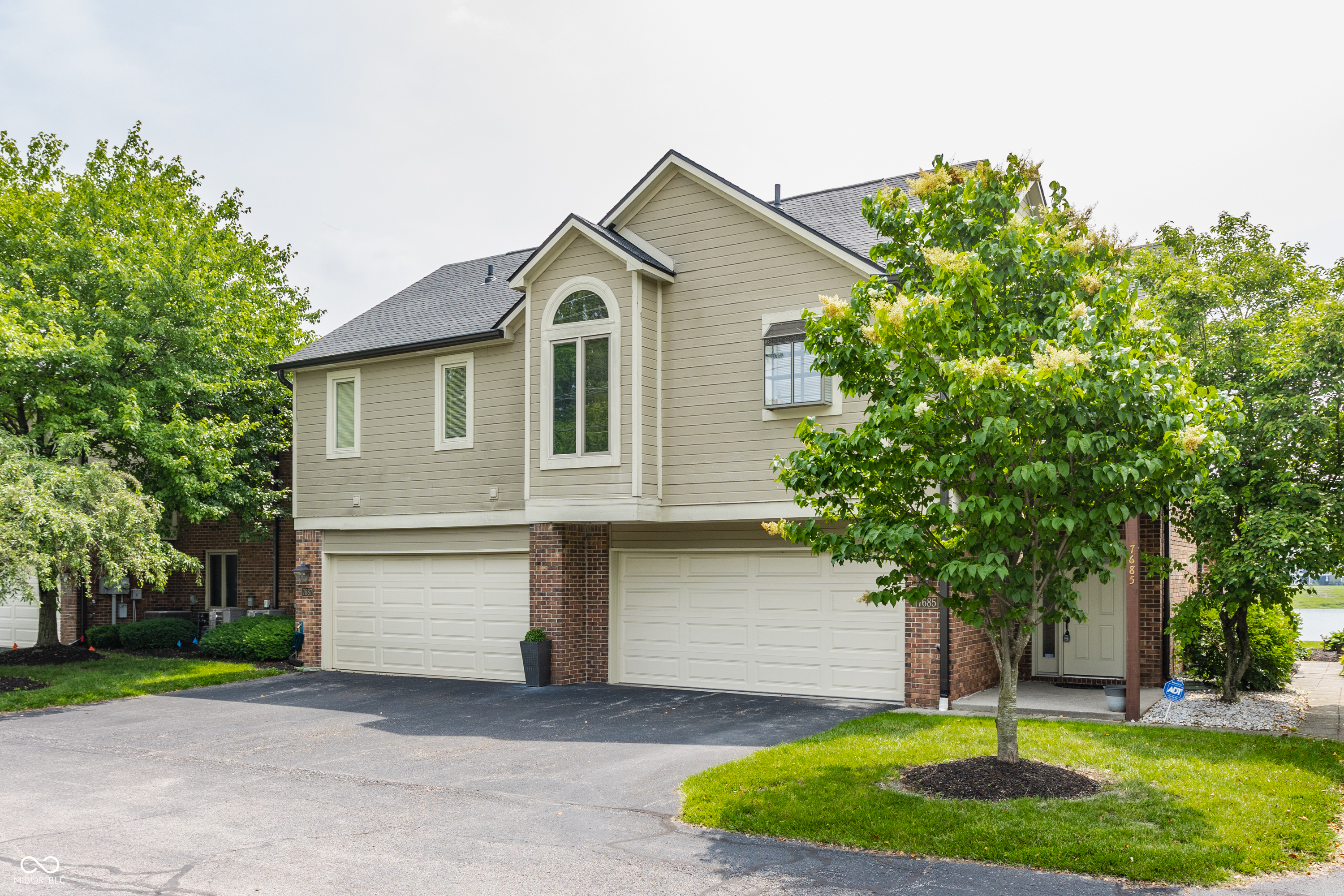 7685 River Road Indianapolis, IN 46240 - Photo 2 of 28