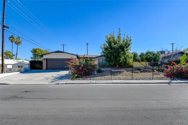 $2,990 | 3506 Algonquin Drive, Las Vegas, NV 89169